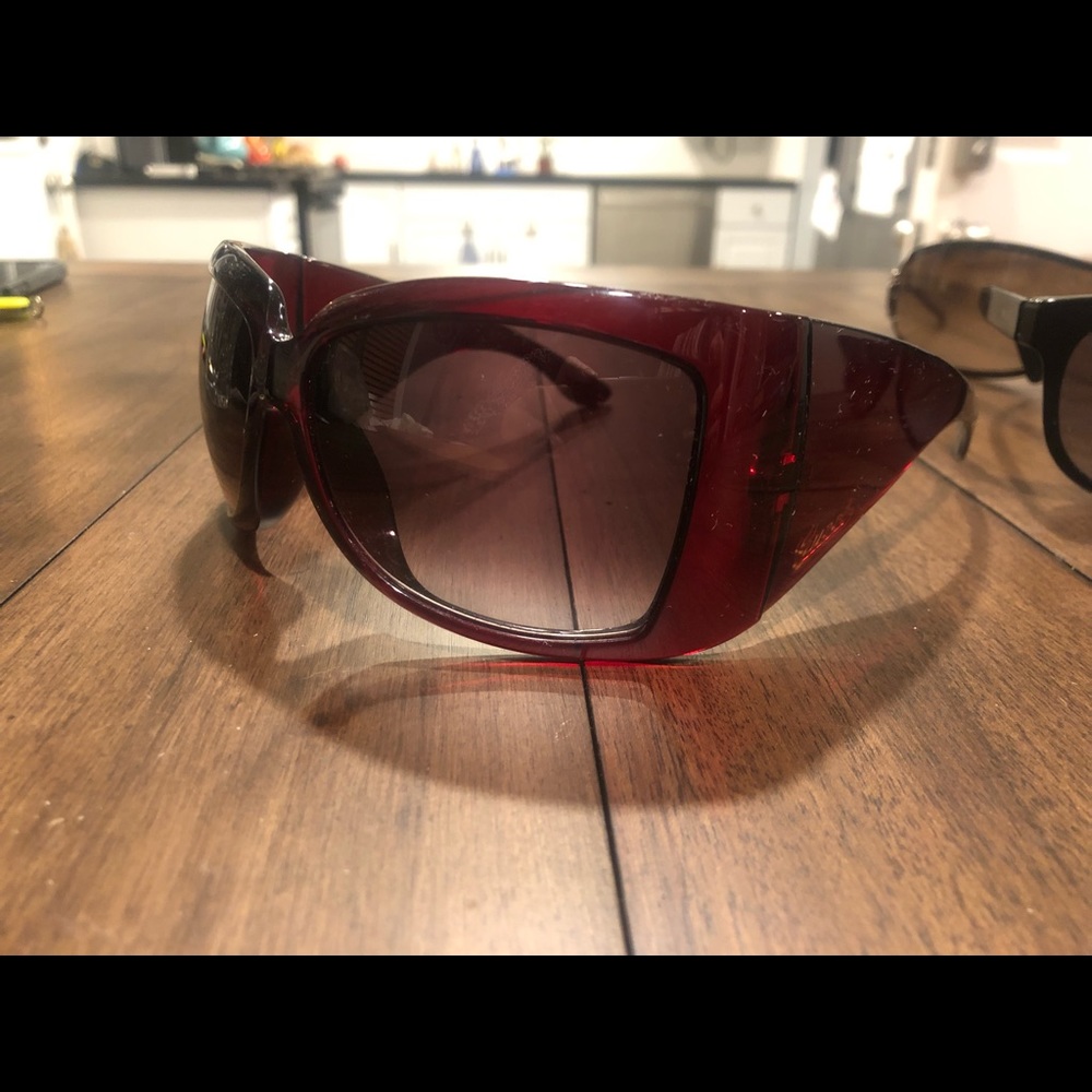 Pristine Condition Gucci Shades. - image 2